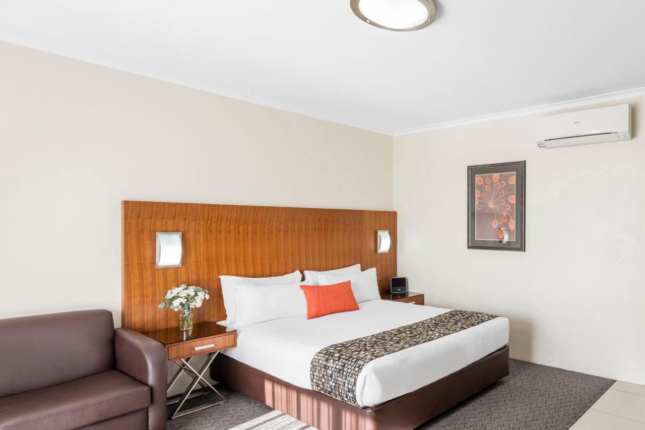 Breakfree Queanbeyan Motel Bagian luar foto
