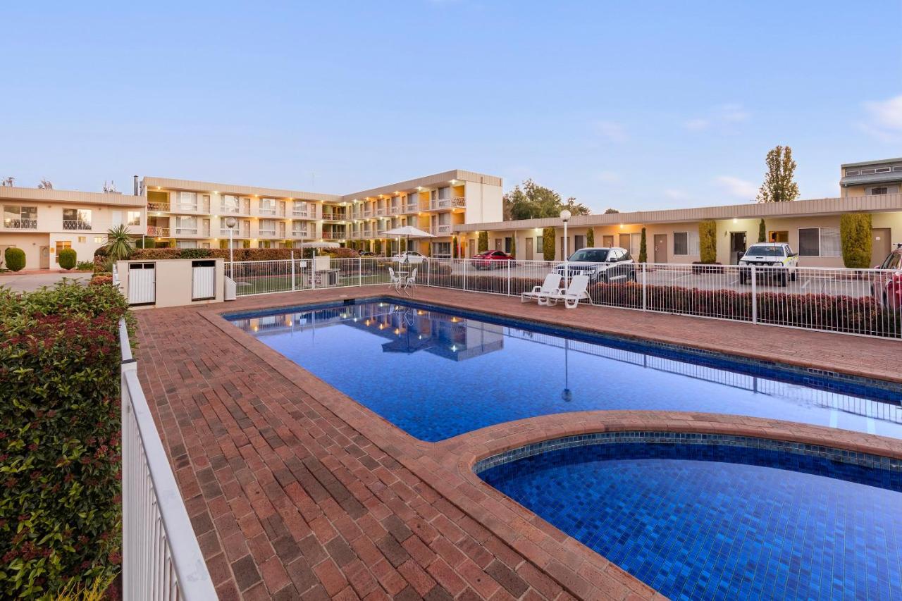 Breakfree Queanbeyan Motel Bagian luar foto