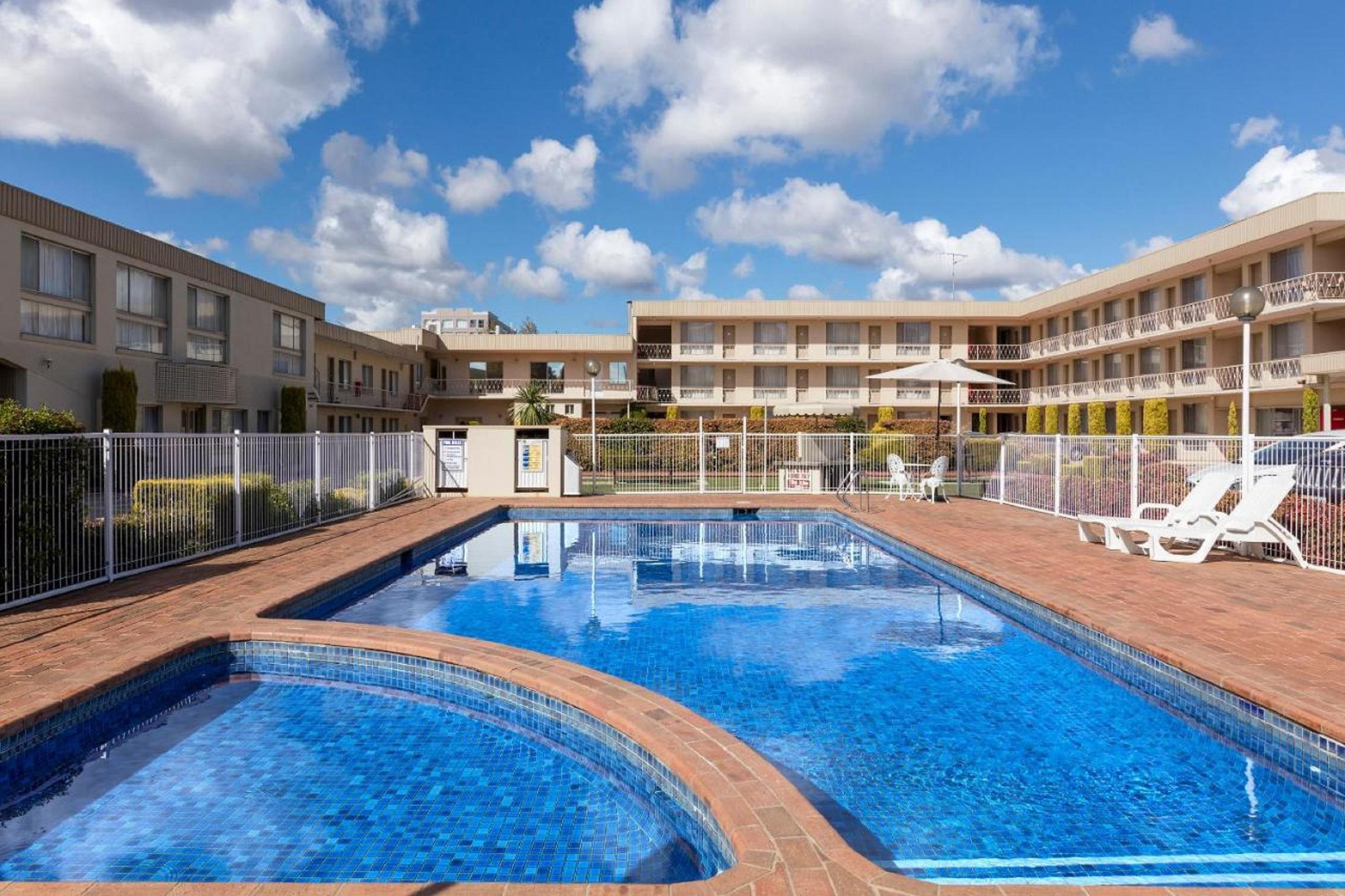 Breakfree Queanbeyan Motel Bagian luar foto